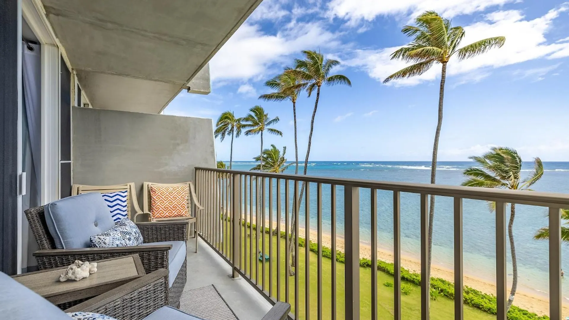 New Beachfront Condo & Amazing Views ハウウラ 別荘 Hauula