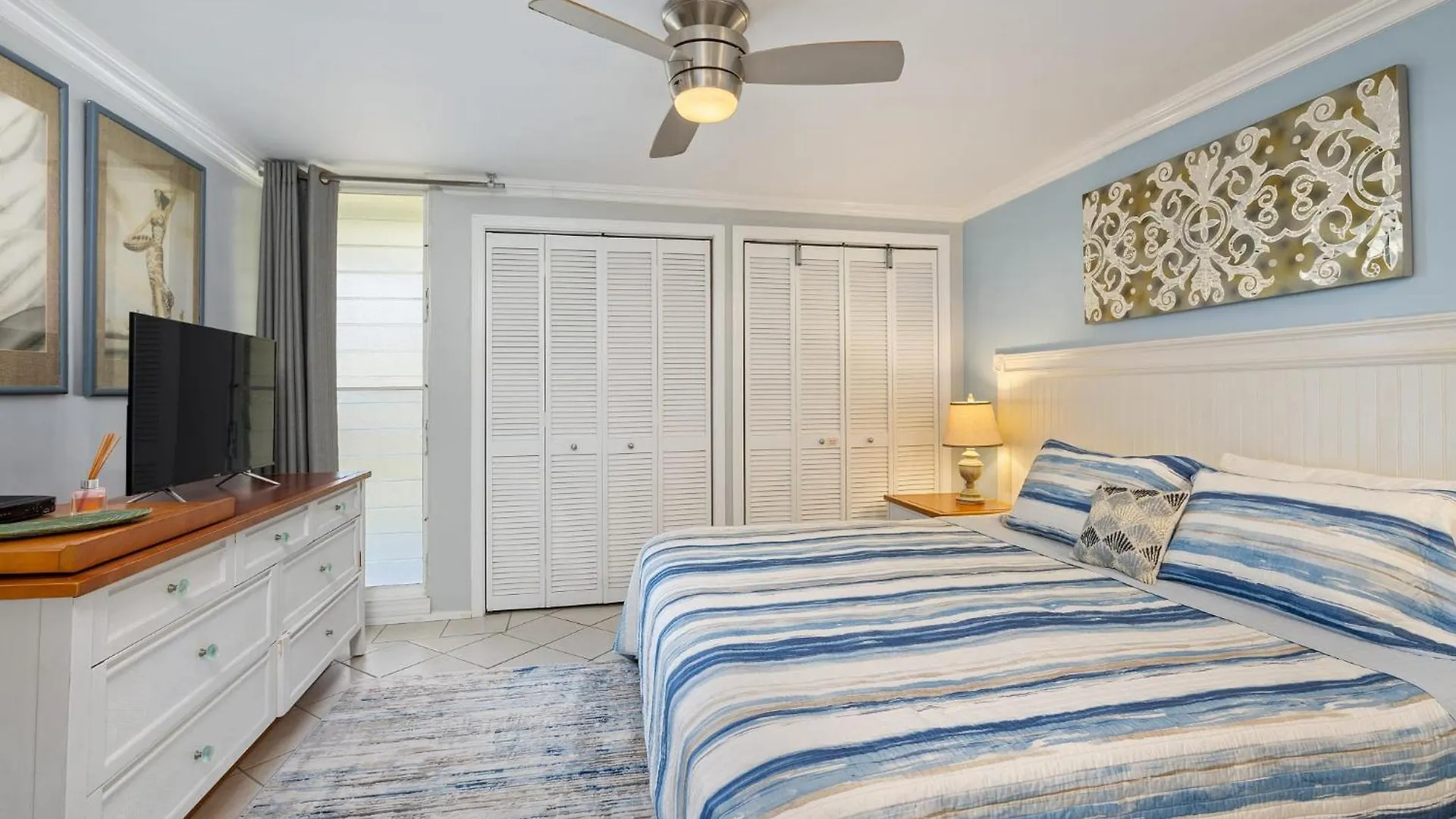 New Beachfront Condo & Amazing Views Hau'ula Holiday home